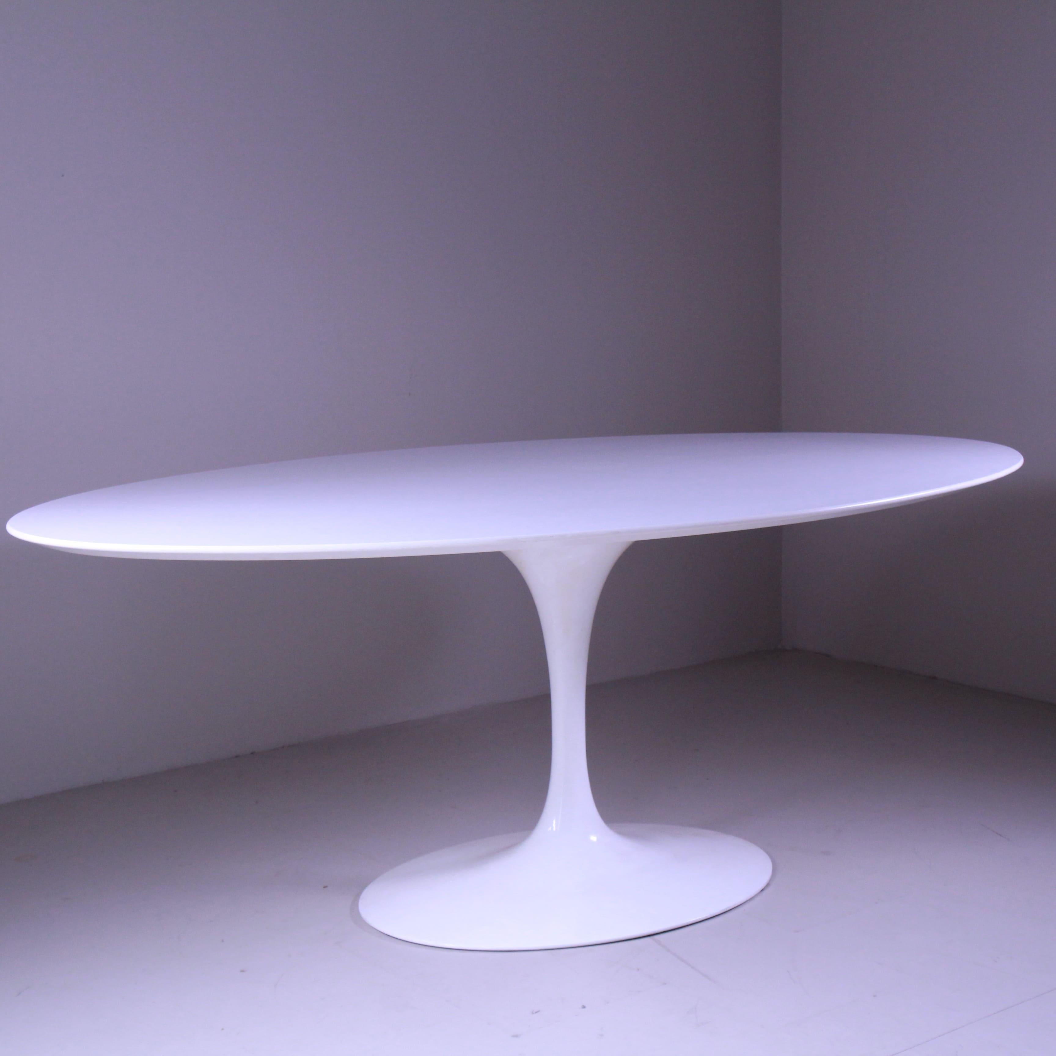 Tavolo ovale “Tulip”, Eero Saarinen, Knoll 4