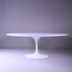 Tavolo ovale “Tulip”, Eero Saarinen, Knoll