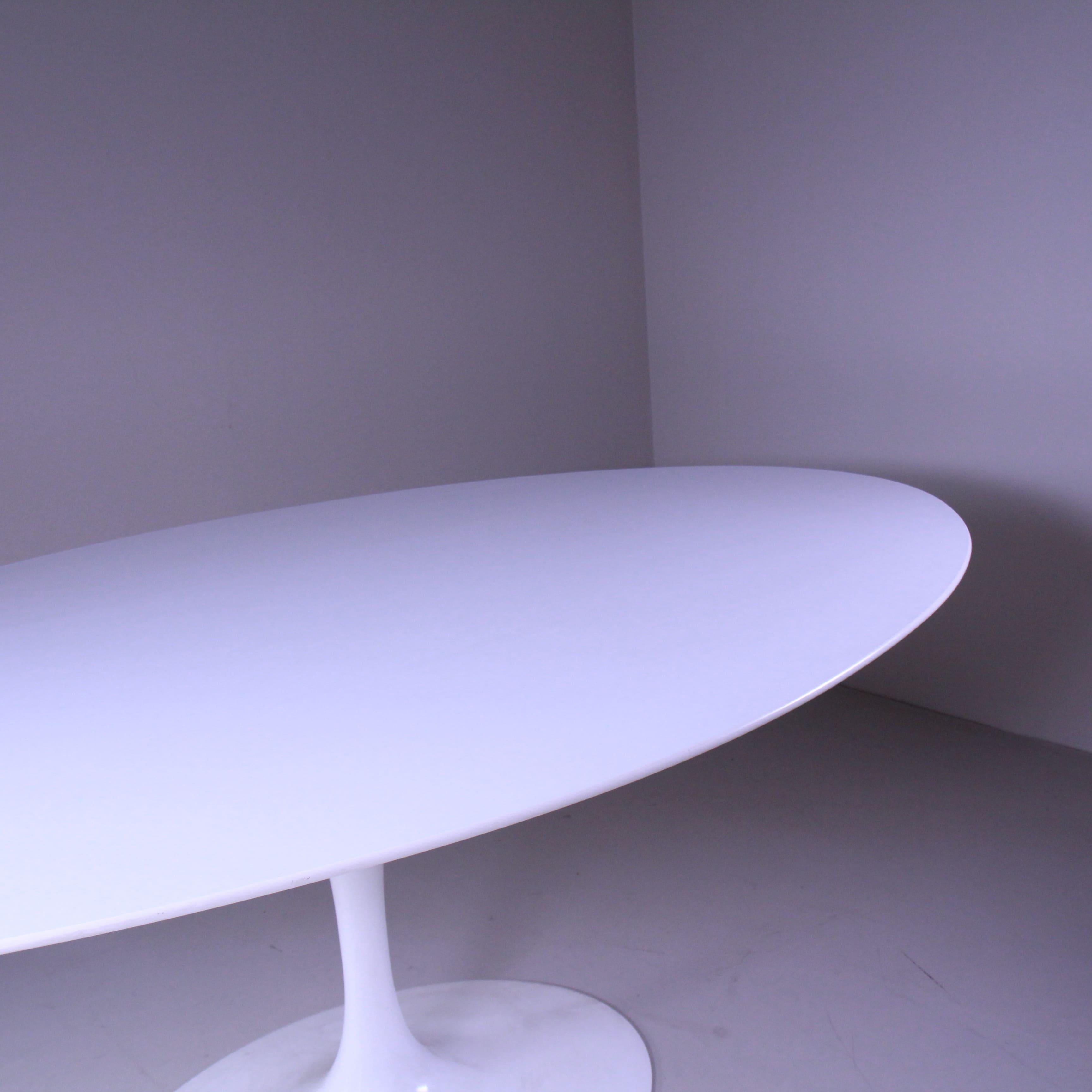 Tavolo ovale “Tulip”, Eero Saarinen, Knoll In Good Condition In Milano, Lombardia