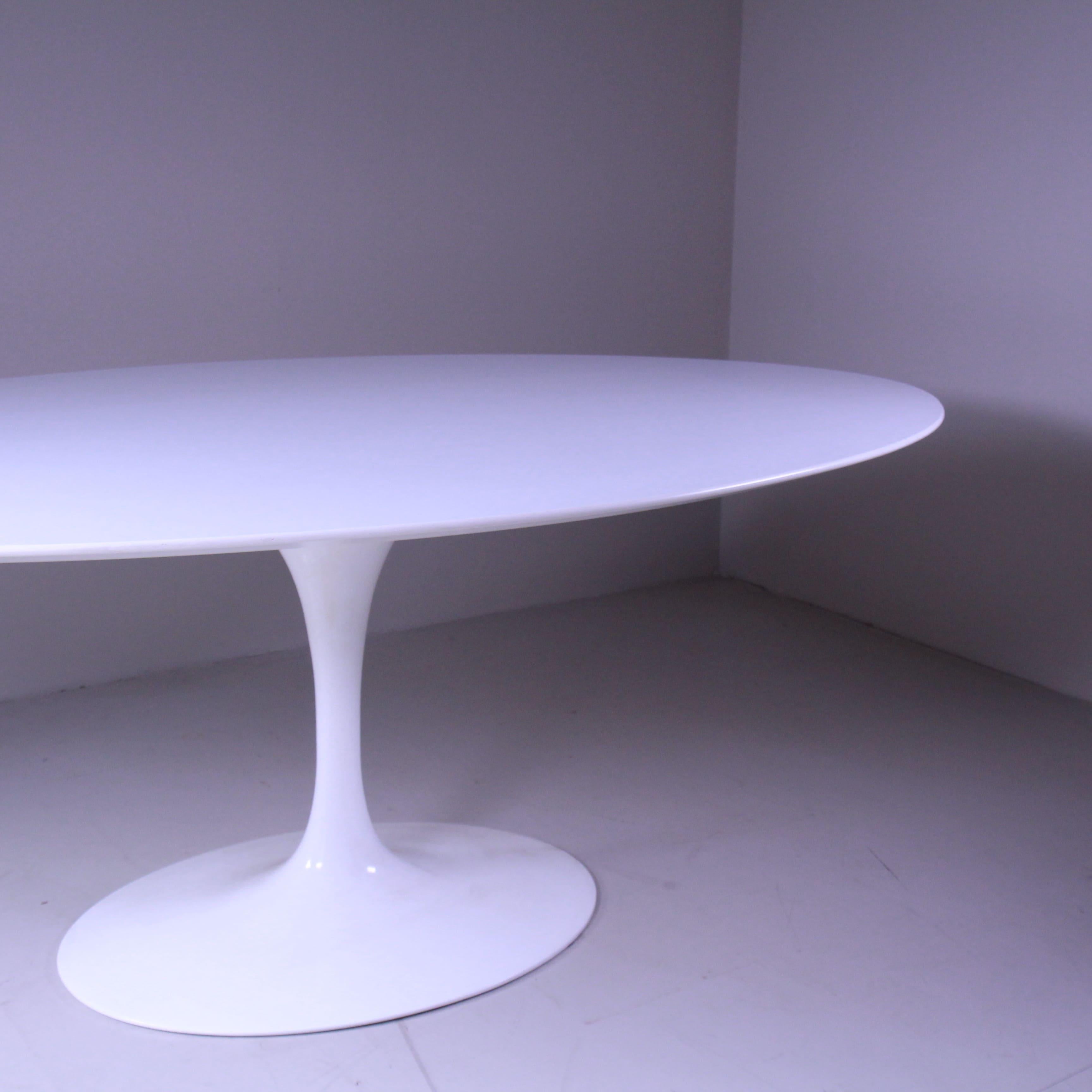 Tavolo ovale “Tulip”, Eero Saarinen, Knoll 2