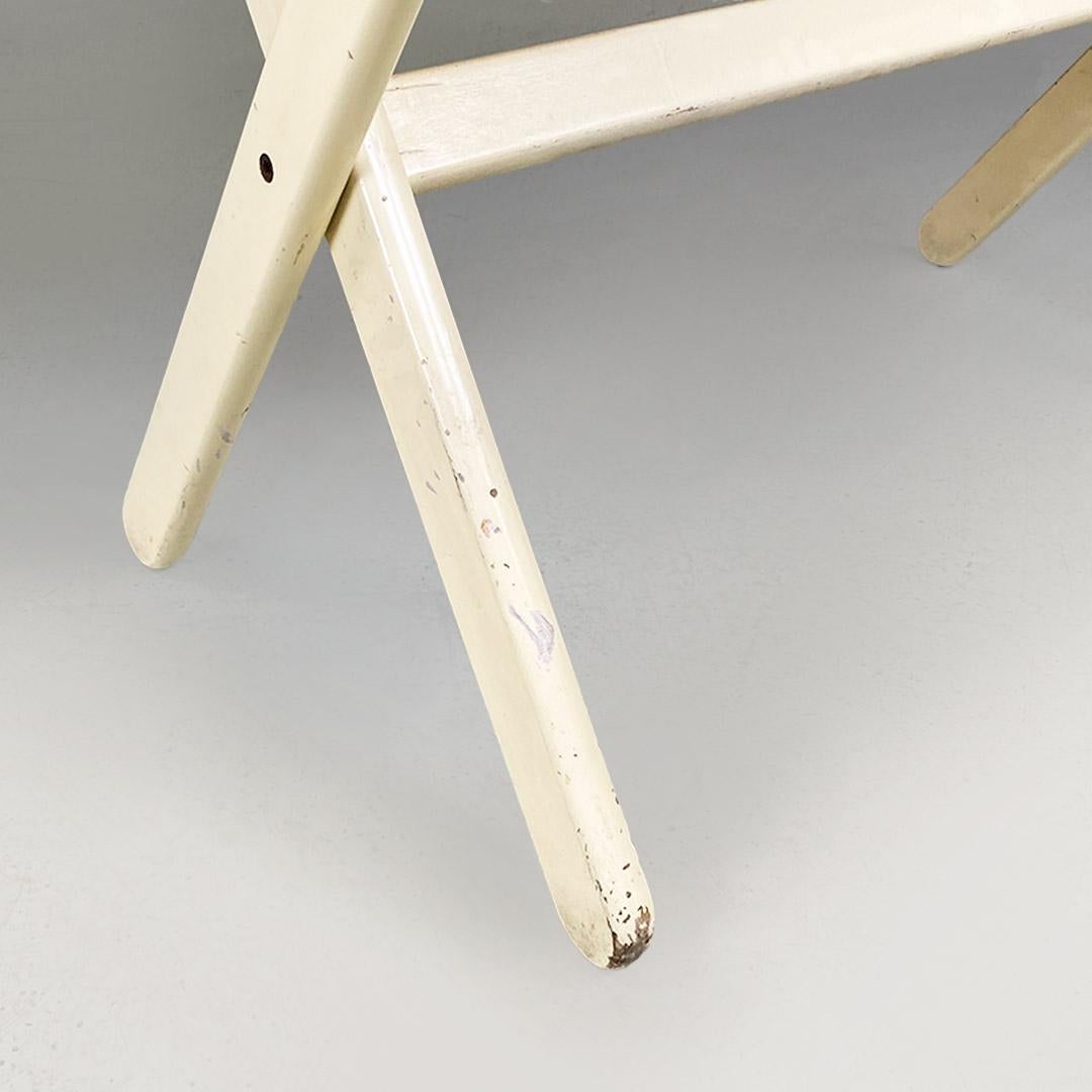 Tavolo pieghevole, rettangolare, in legno massello verniciato bianco, 1960 ca. For Sale 3