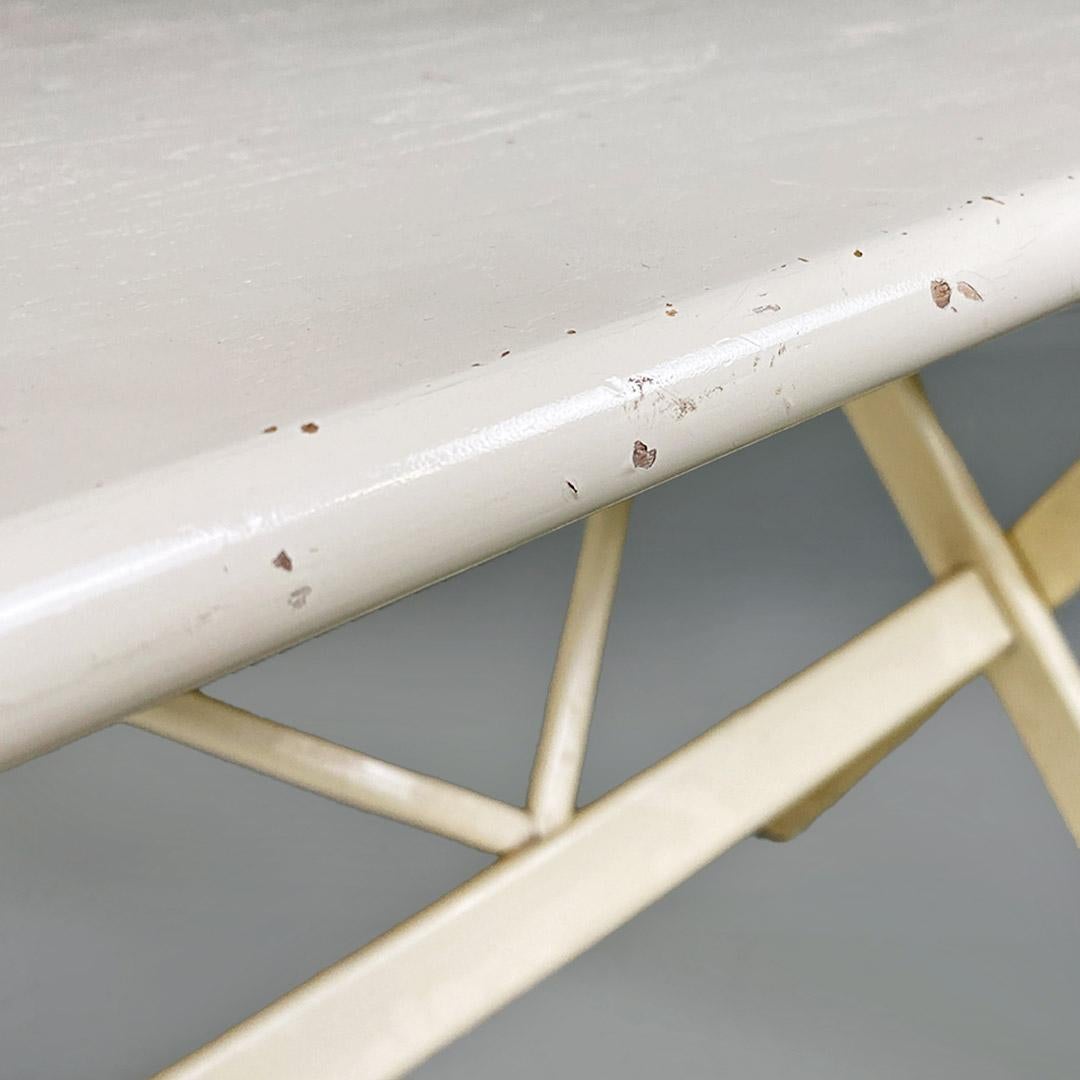 Tavolo pieghevole, rettangolare, in legno massello verniciato bianco, 1960 ca. For Sale 6
