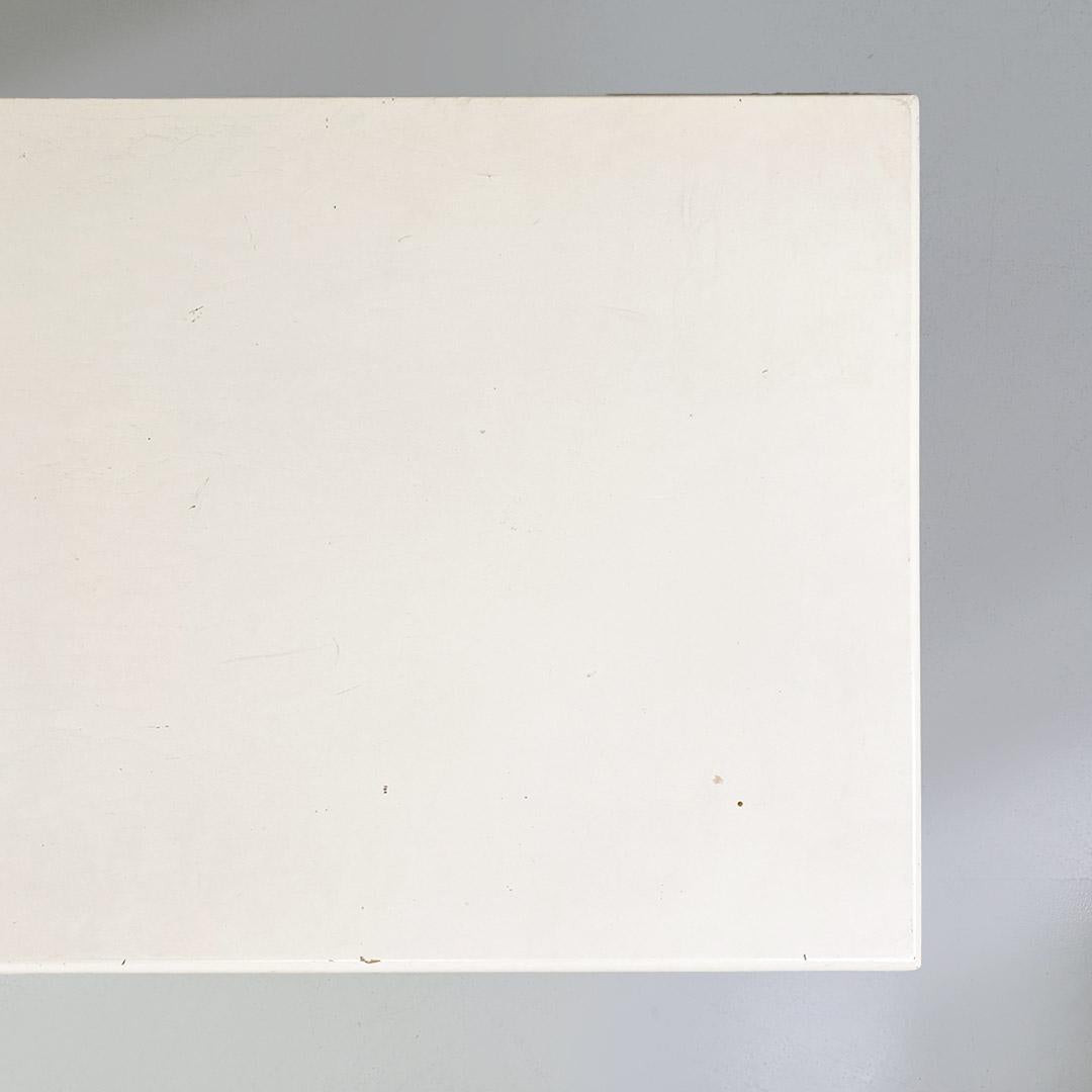 Tavolo pieghevole, rettangolare, in legno massello verniciato bianco, 1960 ca. For Sale 10