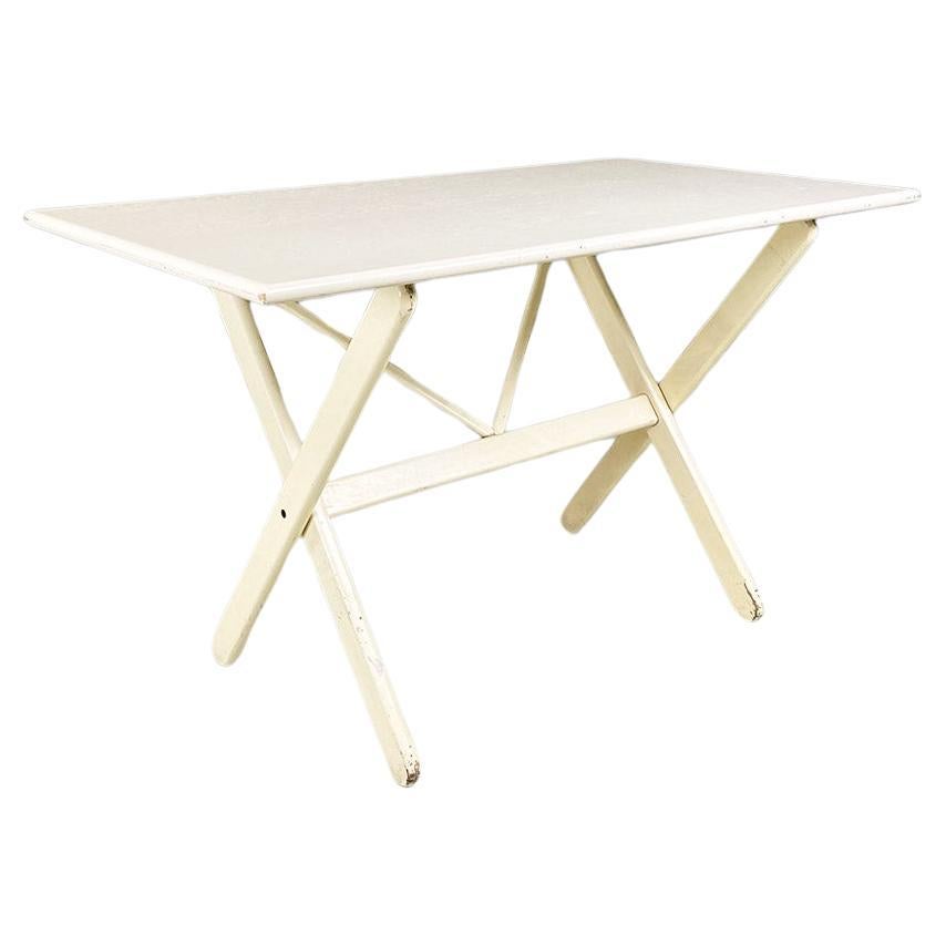 Tavolo pieghevole, rettangolare, in legno massello verniciato bianco, 1960 ca. For Sale