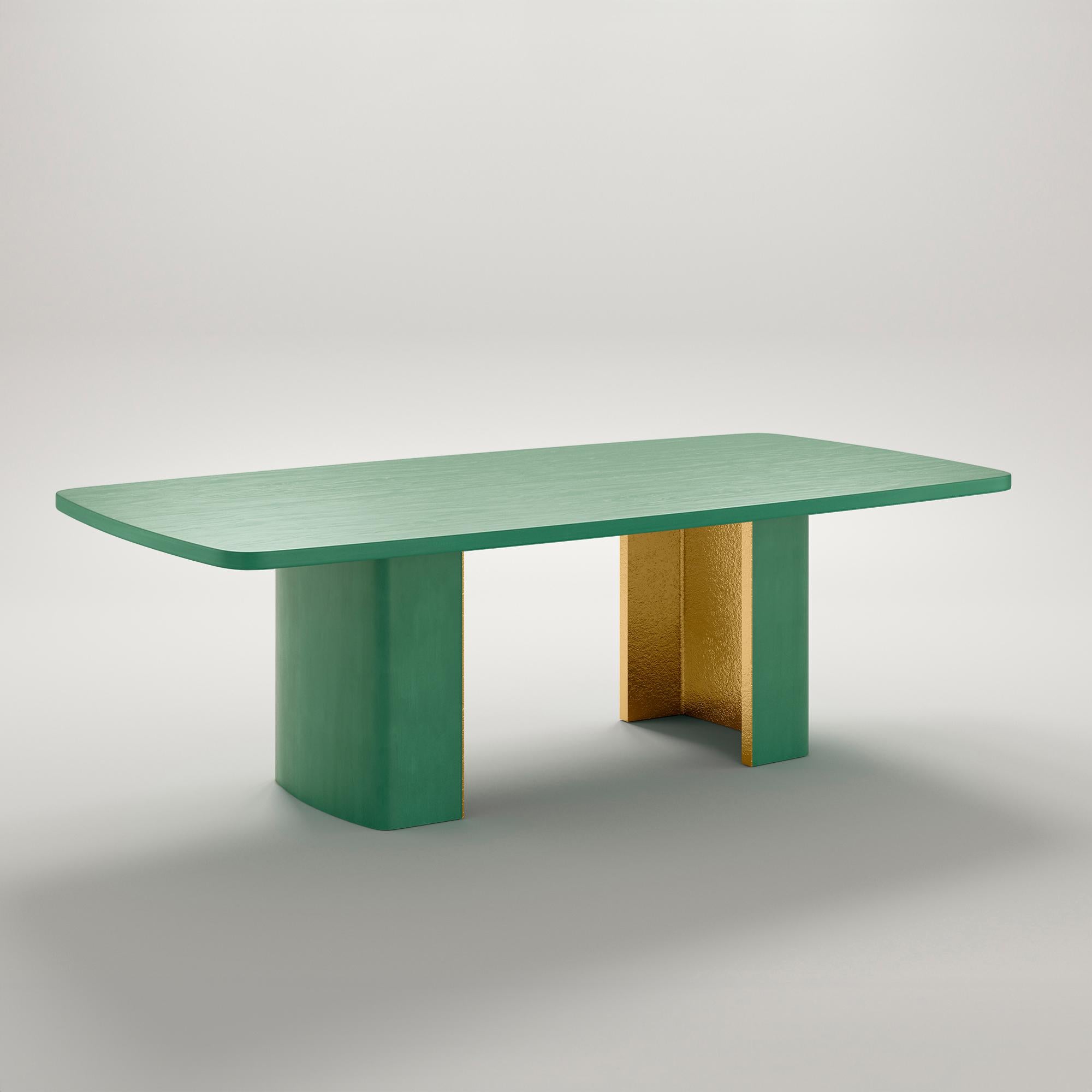 Tavolo pranzo verde in legno e ottone finitura materica fatto a mano in Italia In condizioni Nuovo in vendita a Rimini, IT