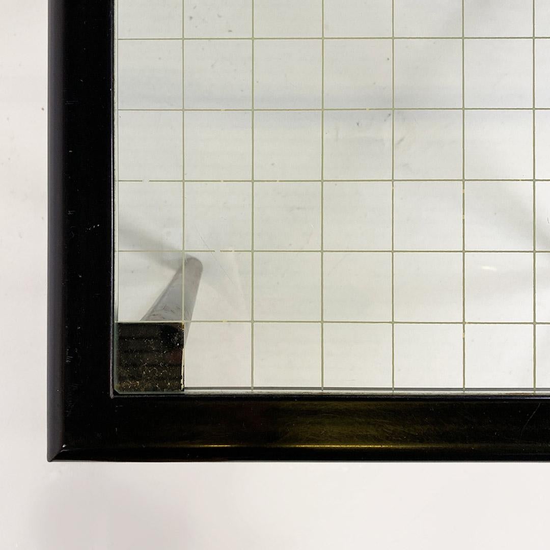 Moderner italienischer quadratischer Tisch aus schwarzem Metall und quadratischem Glas 1980 ca. im Angebot 2