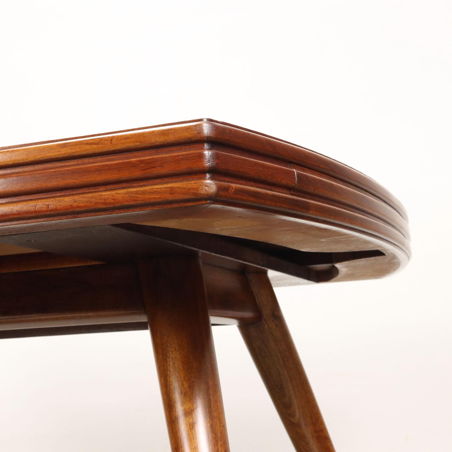 Rechteckiger Tisch aus gebeiztem argentinischem Buchenholz aus den 50er Jahren (Gefärbt) im Angebot