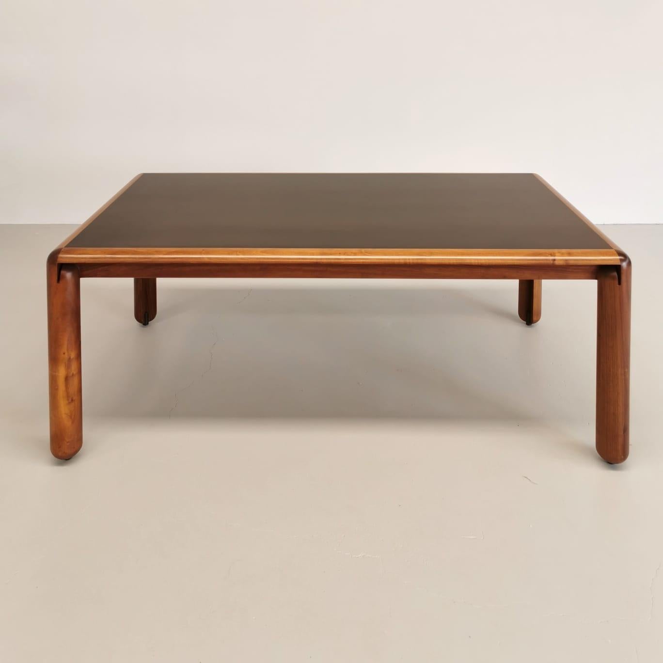 Rectangular table in walnut wood mod. 781 V. Magistretti for Cassina ...
