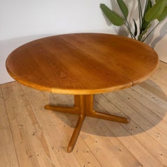 Skovby round extendable table in Danish teak, 1960s