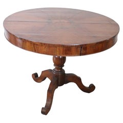 Table centrale ronde en noyer du 19e siècle