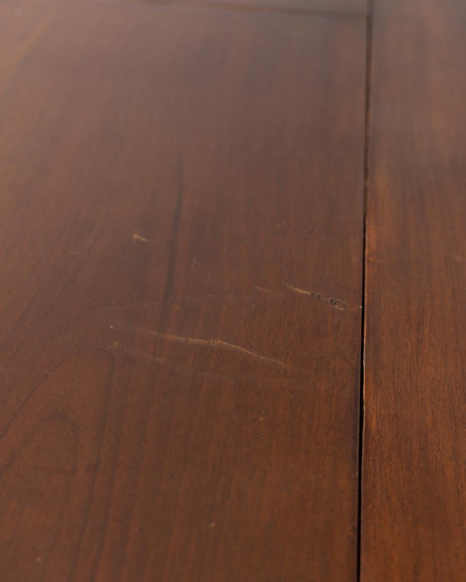 Tavolo rotondo in legno e ottone vintage anni 60 design Luciano Frigerio in vendita 3