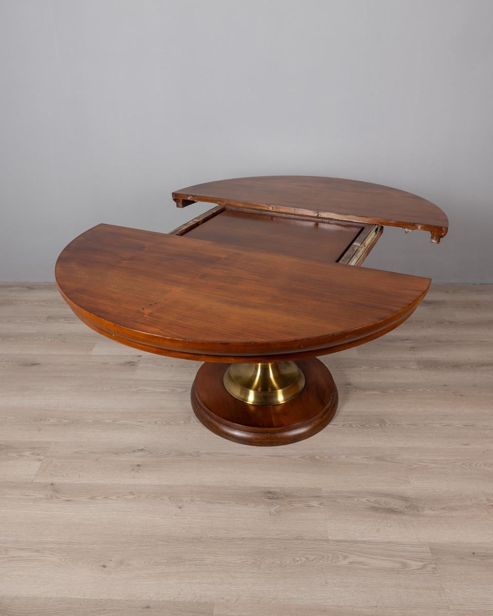 Mid-Century moderno Tavolo rotondo in legno e ottone vintage anni 60 design Luciano Frigerio in vendita