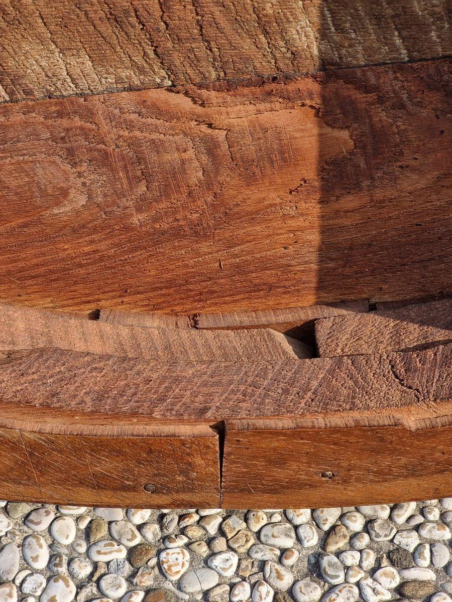 Legno Tavolo rotondo in radica con stella centrale – Prima metà del XIX secolo in vendita
