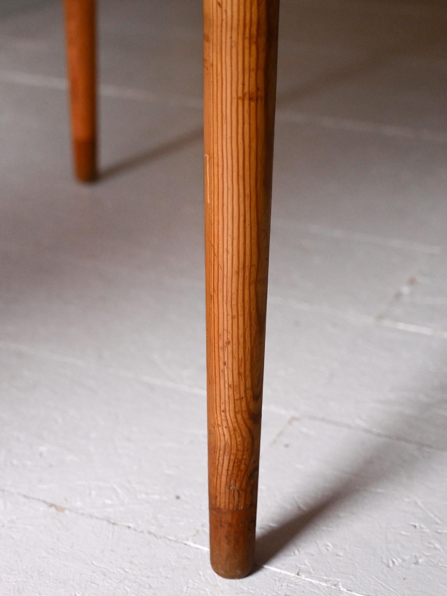 Mid-20th Century Malta round table by Nils Jonsson For Sale