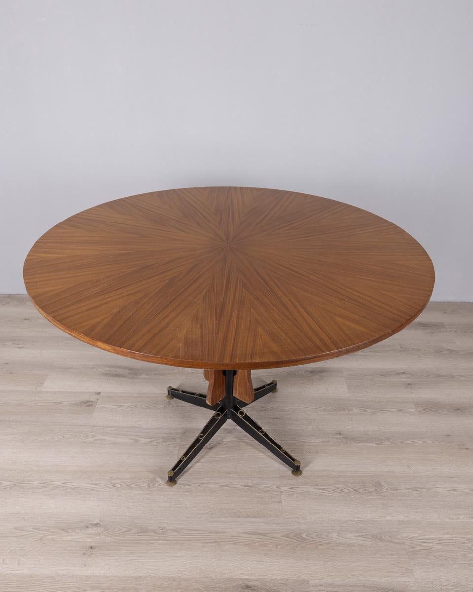 Mid-Century Modern Table ronde en bois vintage des années 1960 conçue par Carlo Ratti pour Lissoni en vente