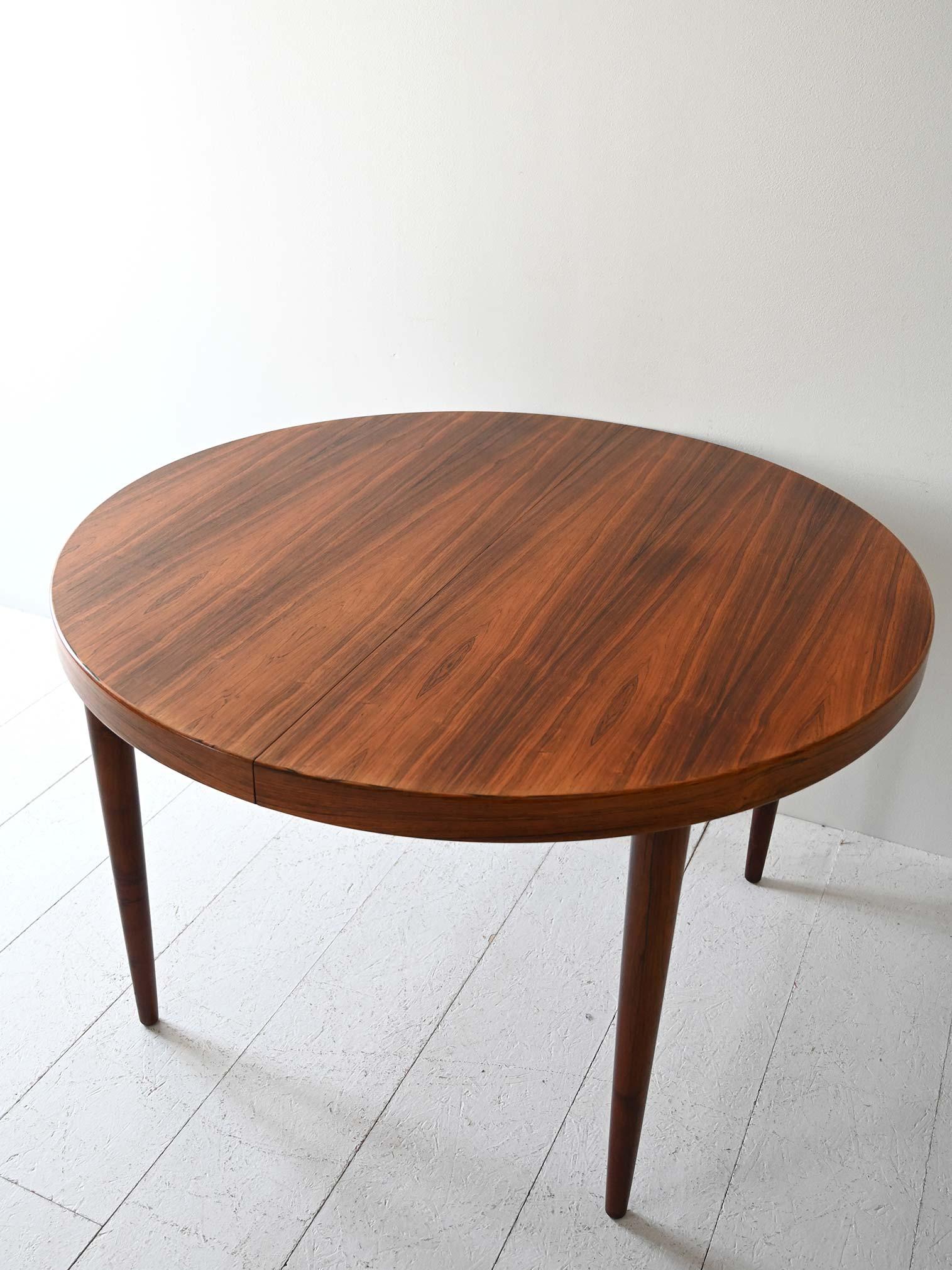Tavolo rotondo vintage scandinavo in palissandro For Sale 3