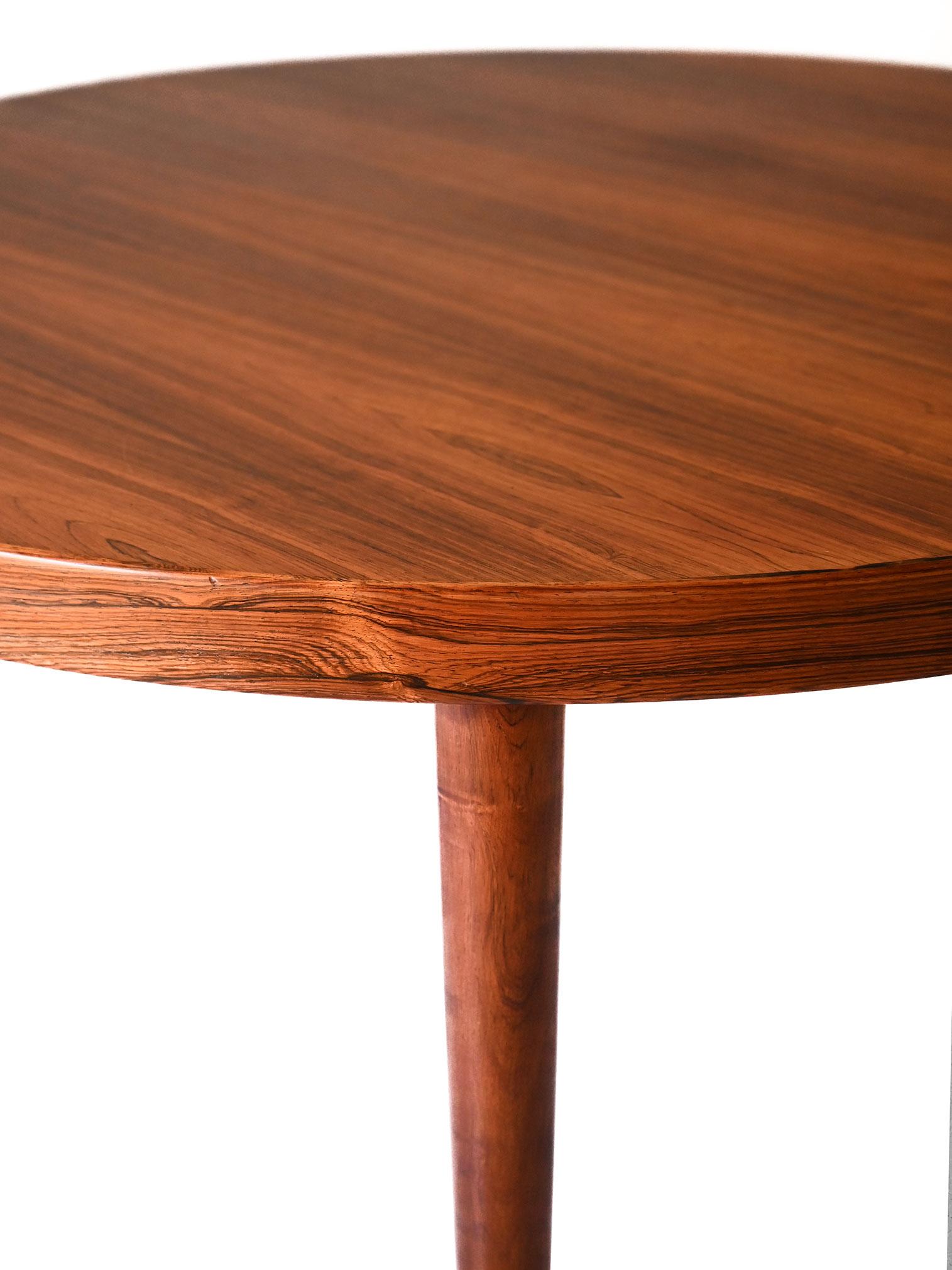 Tavolo rotondo vintage scandinavo in palissandro For Sale 4