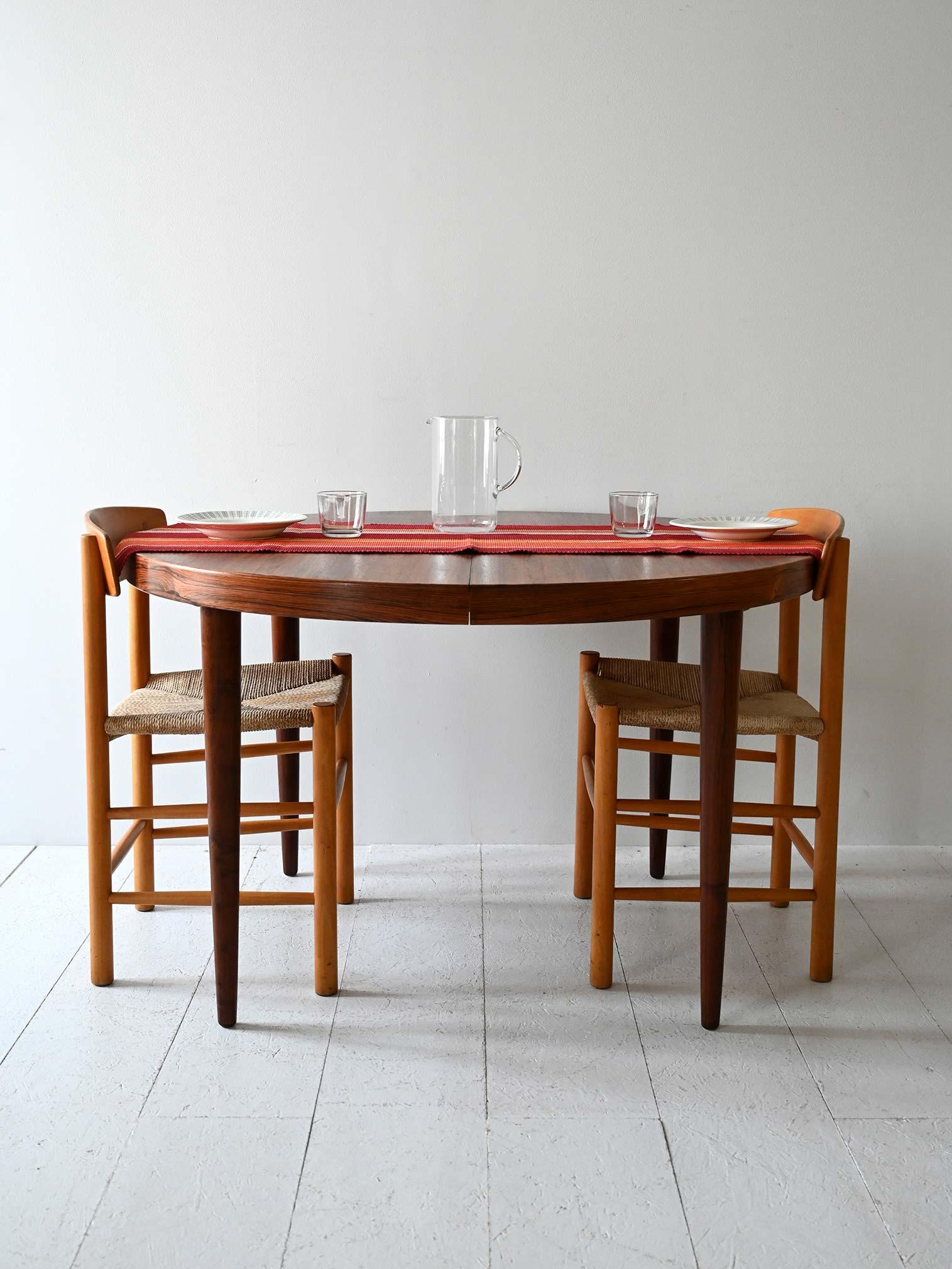 Palisander Tavolo rotondo vintage scandinavo in palissandro For Sale