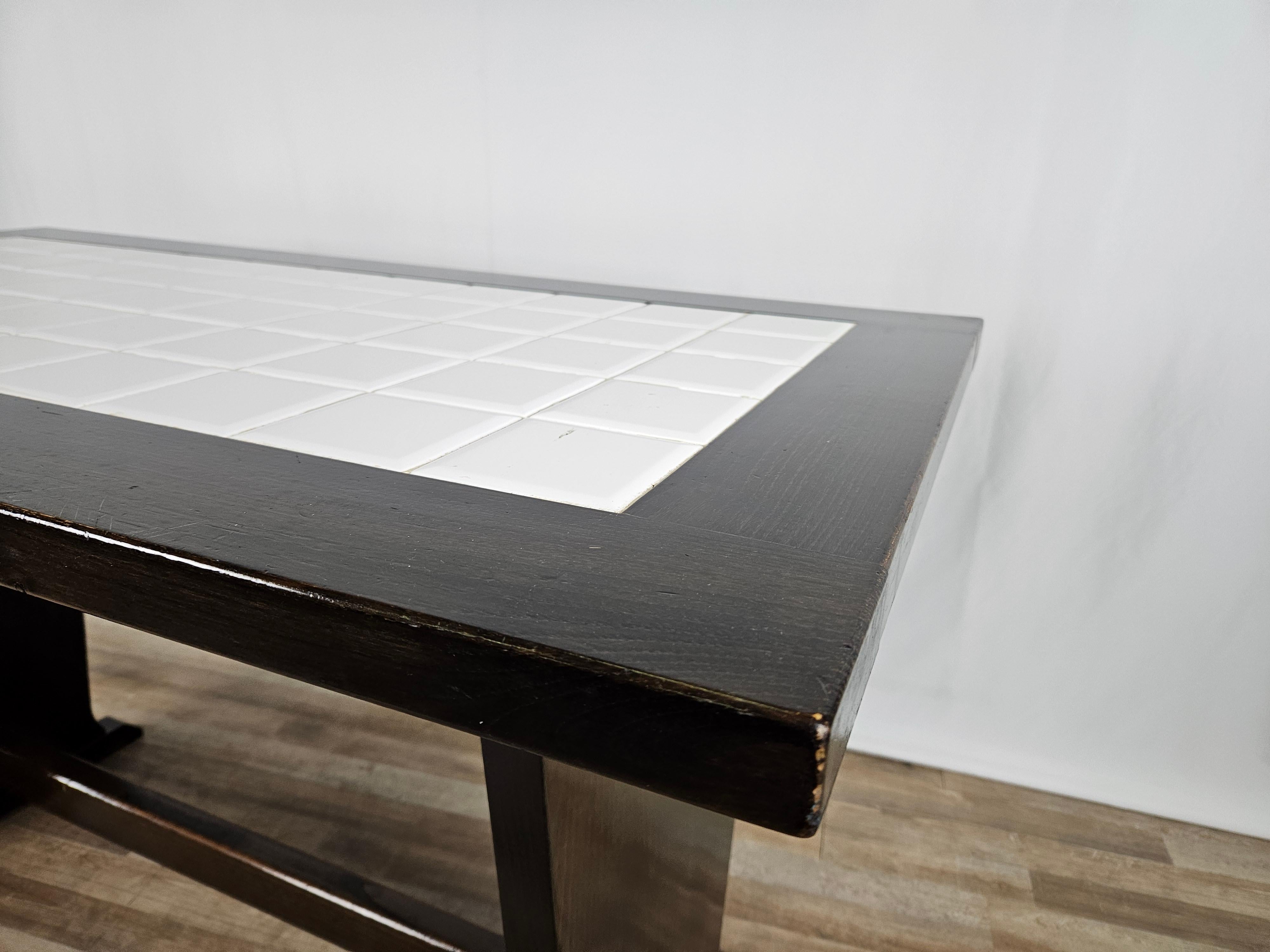 Rustikaler Tisch mit Holz- und Keramikplatte 20. Jahrhundert im Zustand „Gut“ im Angebot in Premariacco, IT