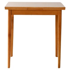 Scandinavian extendable formica table