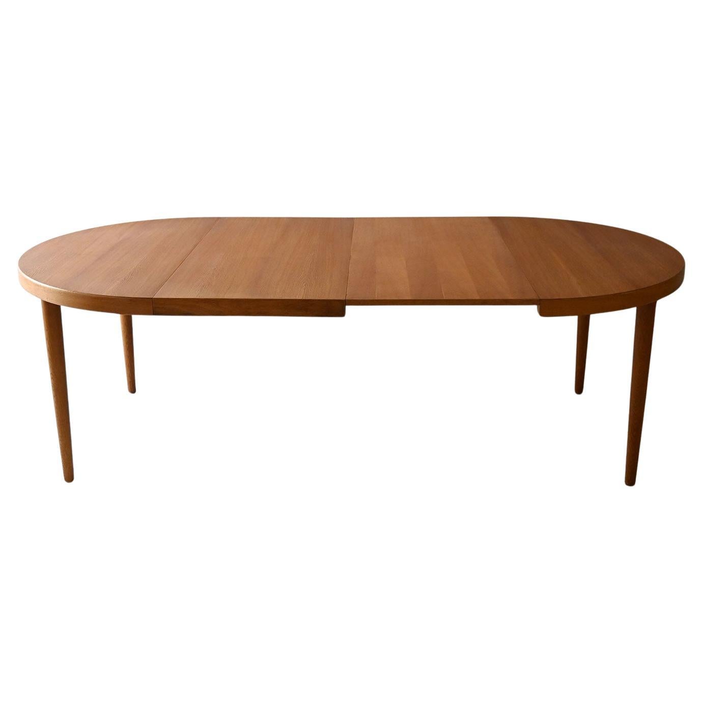 Tavolo scandinavo in rovere di Willy Schou Andersen