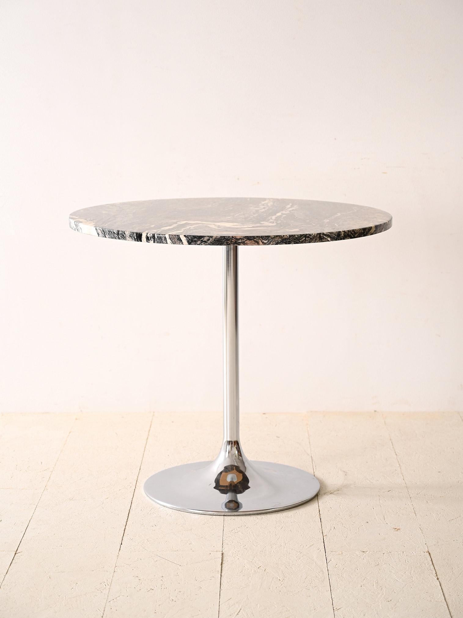 Scandinavian Modern Scandinavian round marble table For Sale