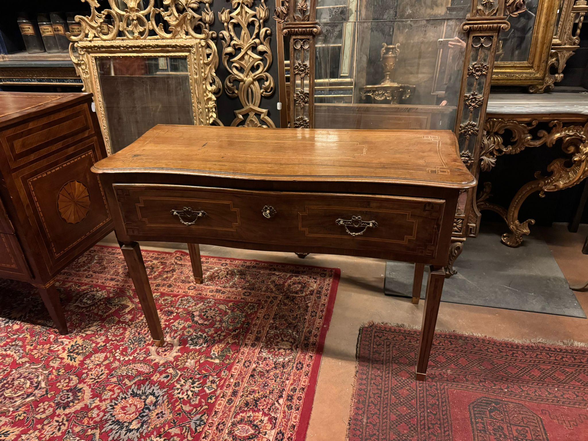 Table à écrire en bois plaqué avec tiroir central, Italie en vente 2