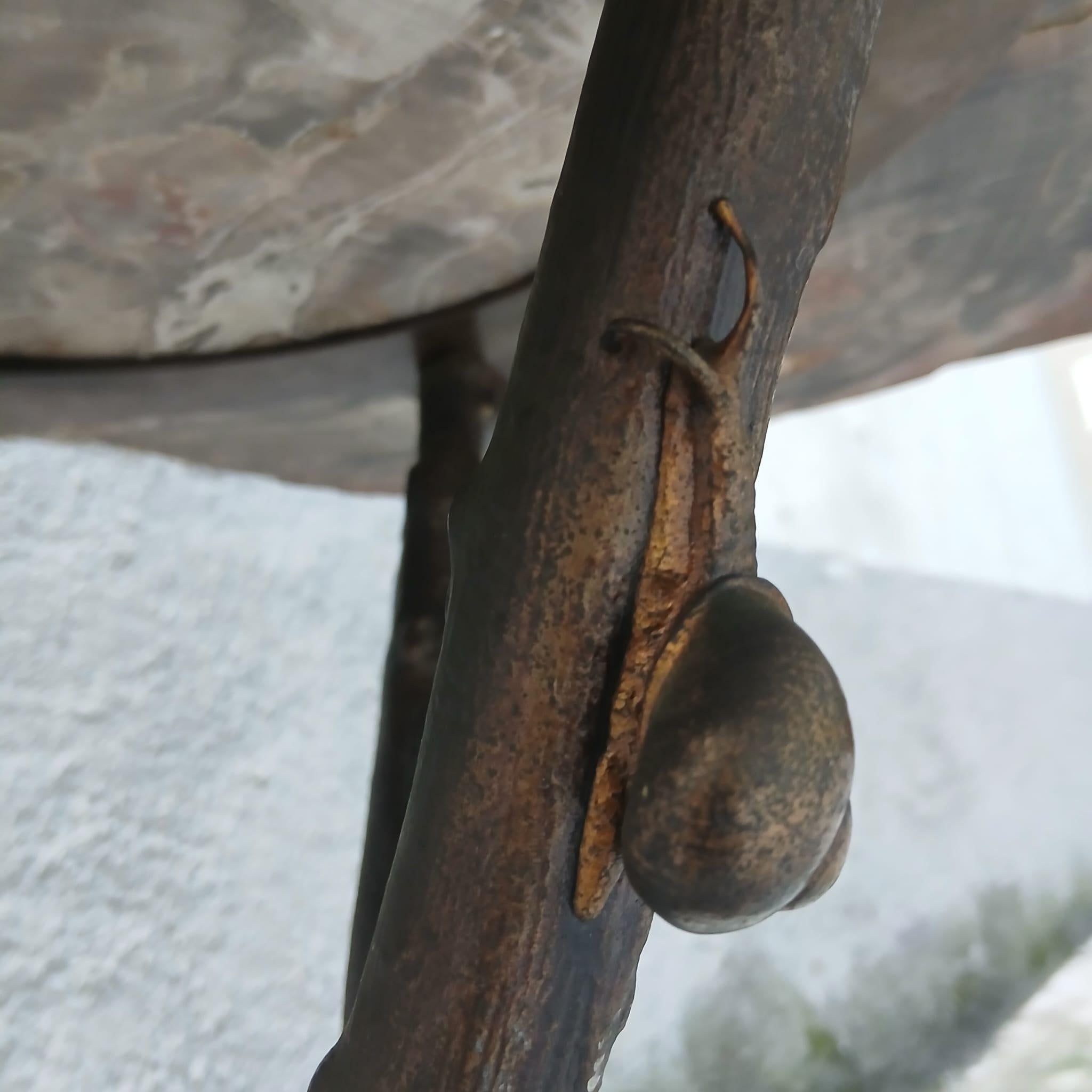 Tavolo Scultoreo in Legno Fossile e Bronzo - Pezzo Unico - Europa - Metà '900 For Sale 3