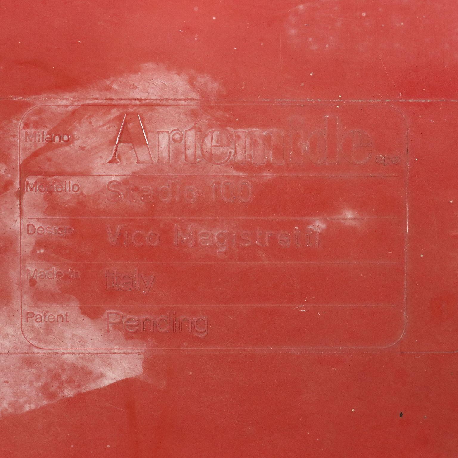 Tavolo 'Stadio 100' di Vico Magistretti Produzione Artemide anni '70 rosso For Sale 2