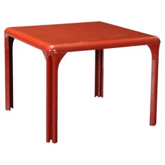 Tavolo 'Stadio 100' di Vico Magistretti Produzione Artemide anni '70 rosso