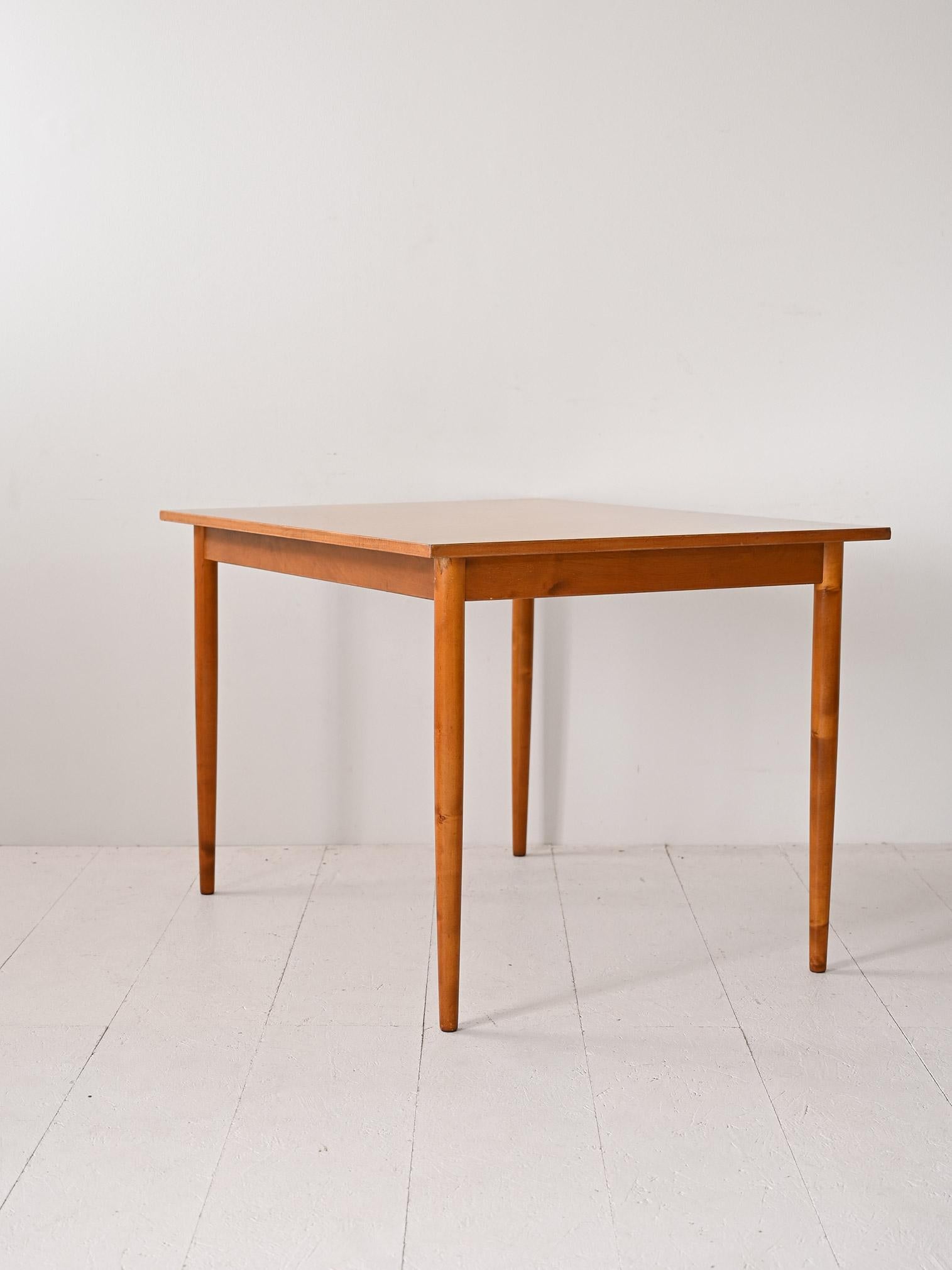 Milieu du XXe siècle Table suédoise à rallonge
