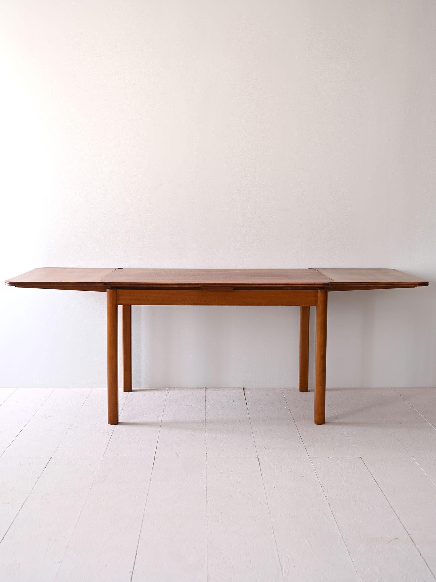 Scandinave moderne Table à rallonge vintage suédoise en vente