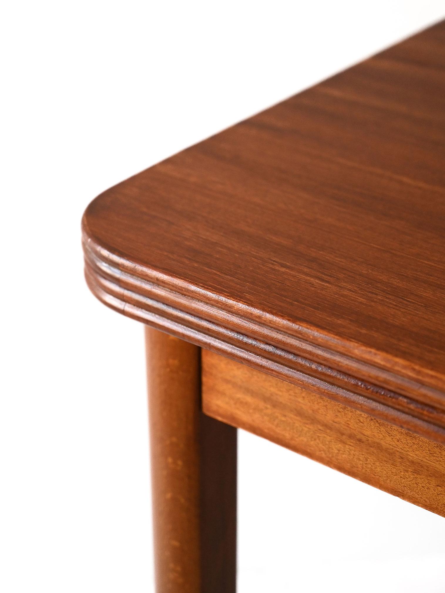 Mid-20th Century Table à rallonge vintage suédoise en vente