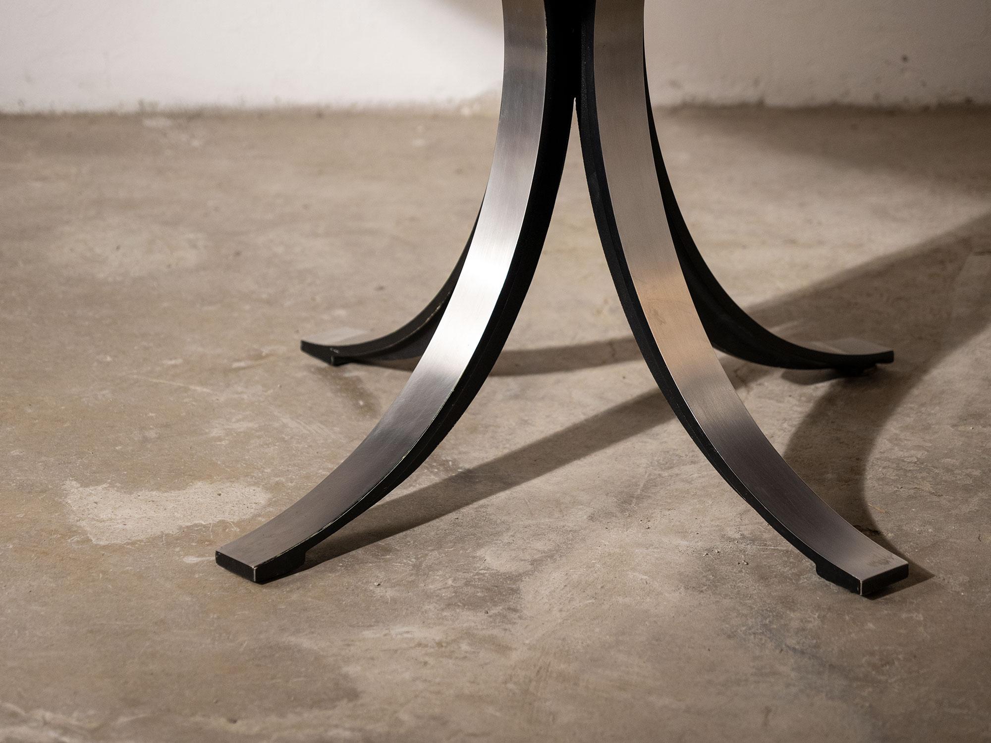 20th Century Tavolo T69 di Osvaldo Borsani e Eugenio Gerli per Tecno - anni '70 For Sale