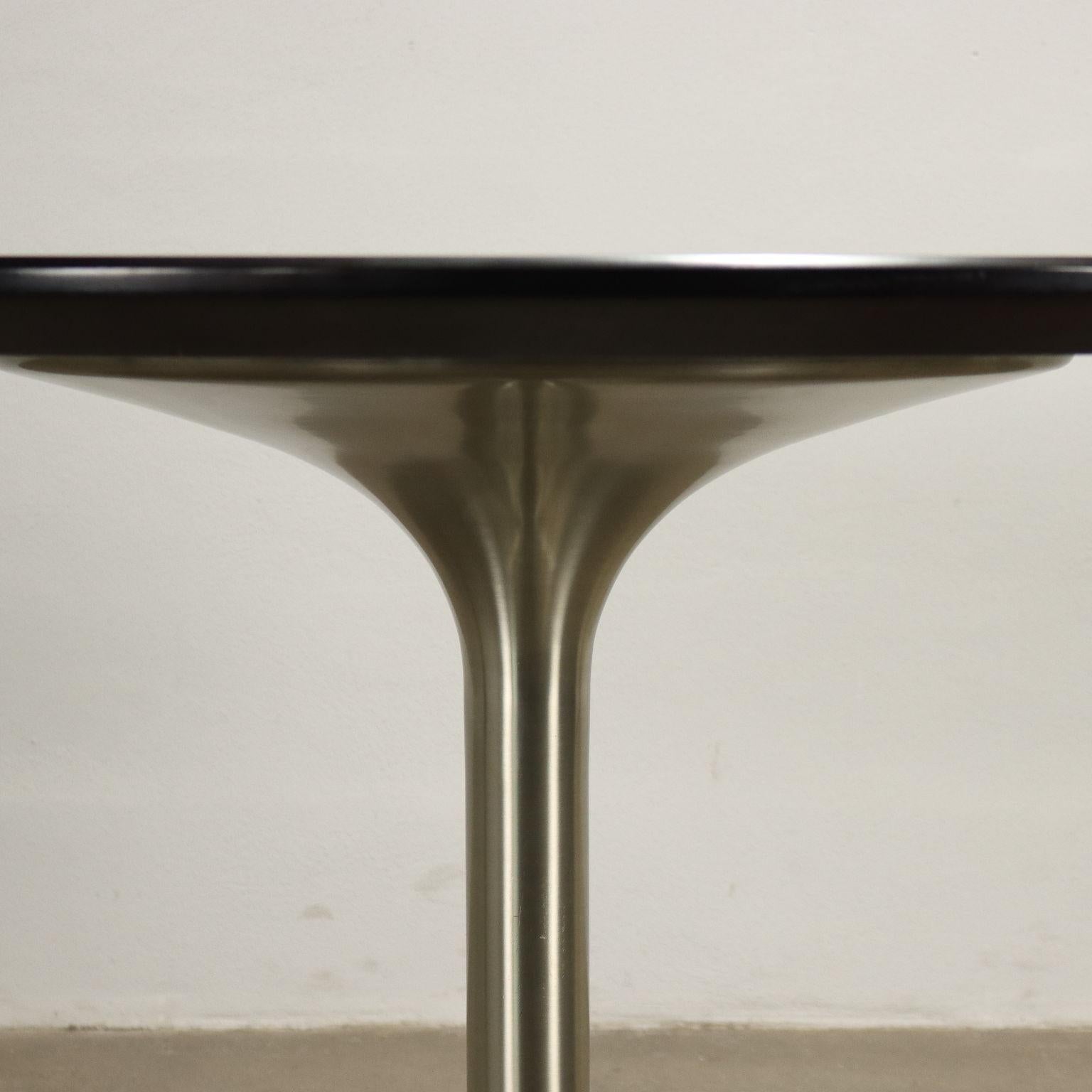 Polychromed Tavolo tondo Agarico di Beppe Vida per Ny Form Anni 60, in noce e alluminio