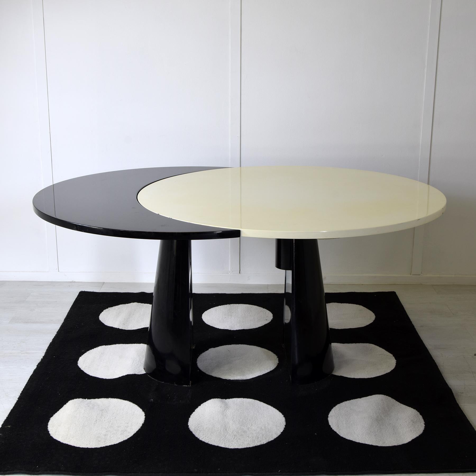 Mid-Century moderno Round extendable table1980s in vendita