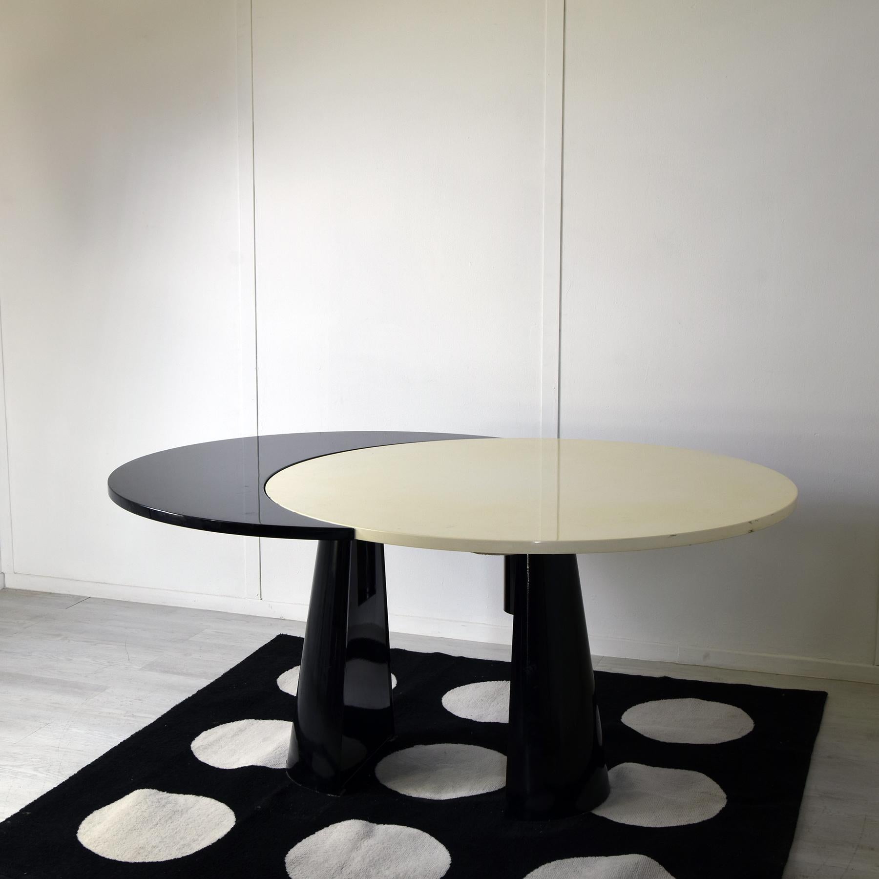 Italian Round extendable table1980s in vendita