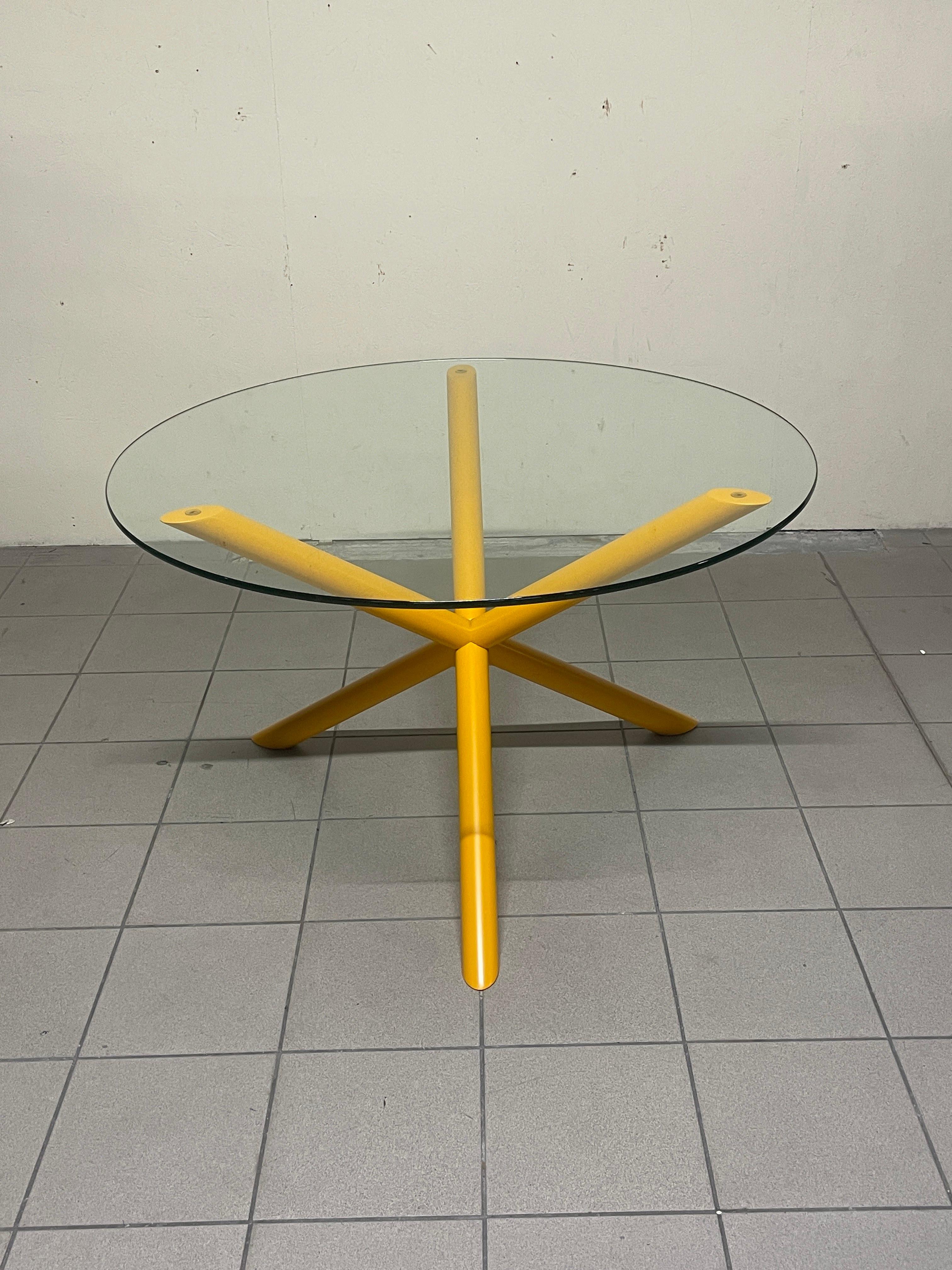 1970s round table with metal foot and crystal top For Sale 3
