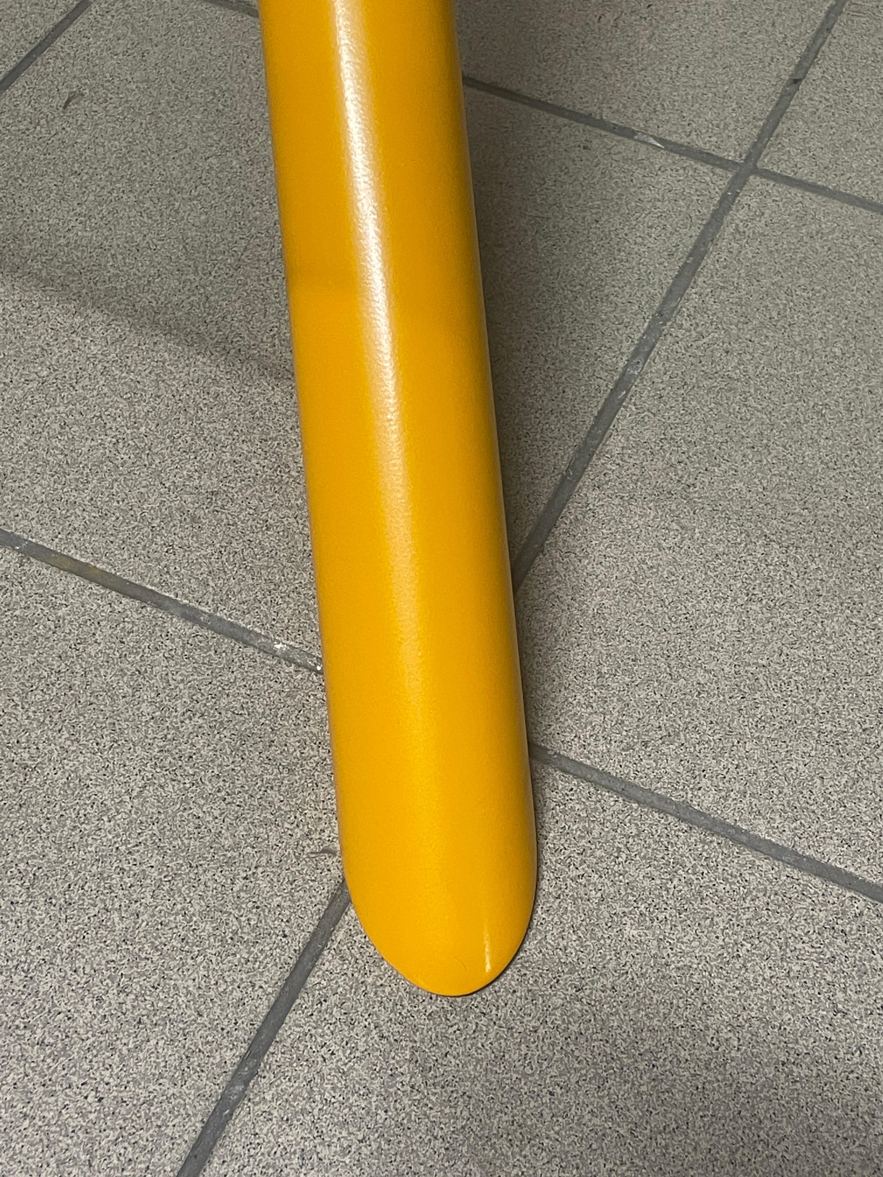 1970s round table with metal foot and crystal top For Sale 13