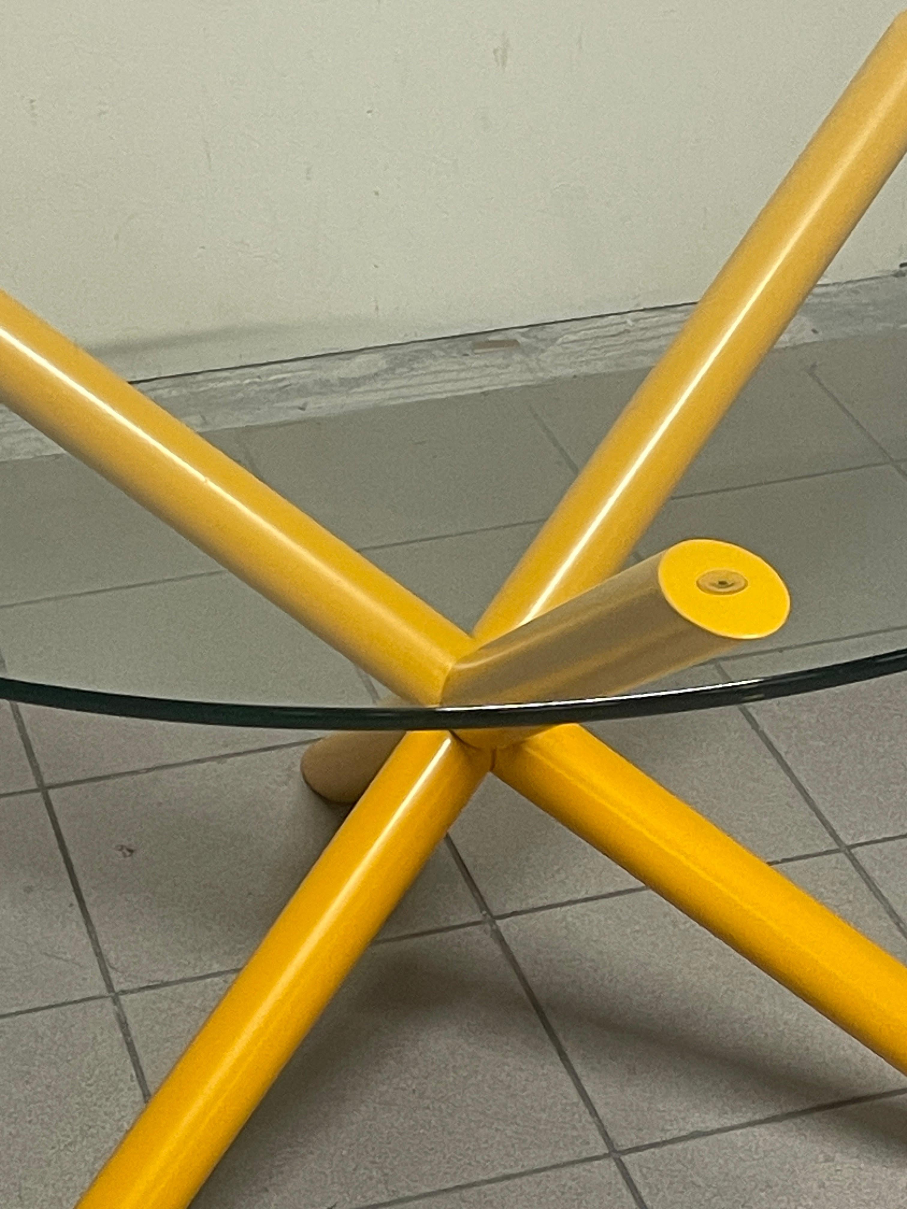 Late 20th Century 1970s round table with metal foot and crystal top For Sale