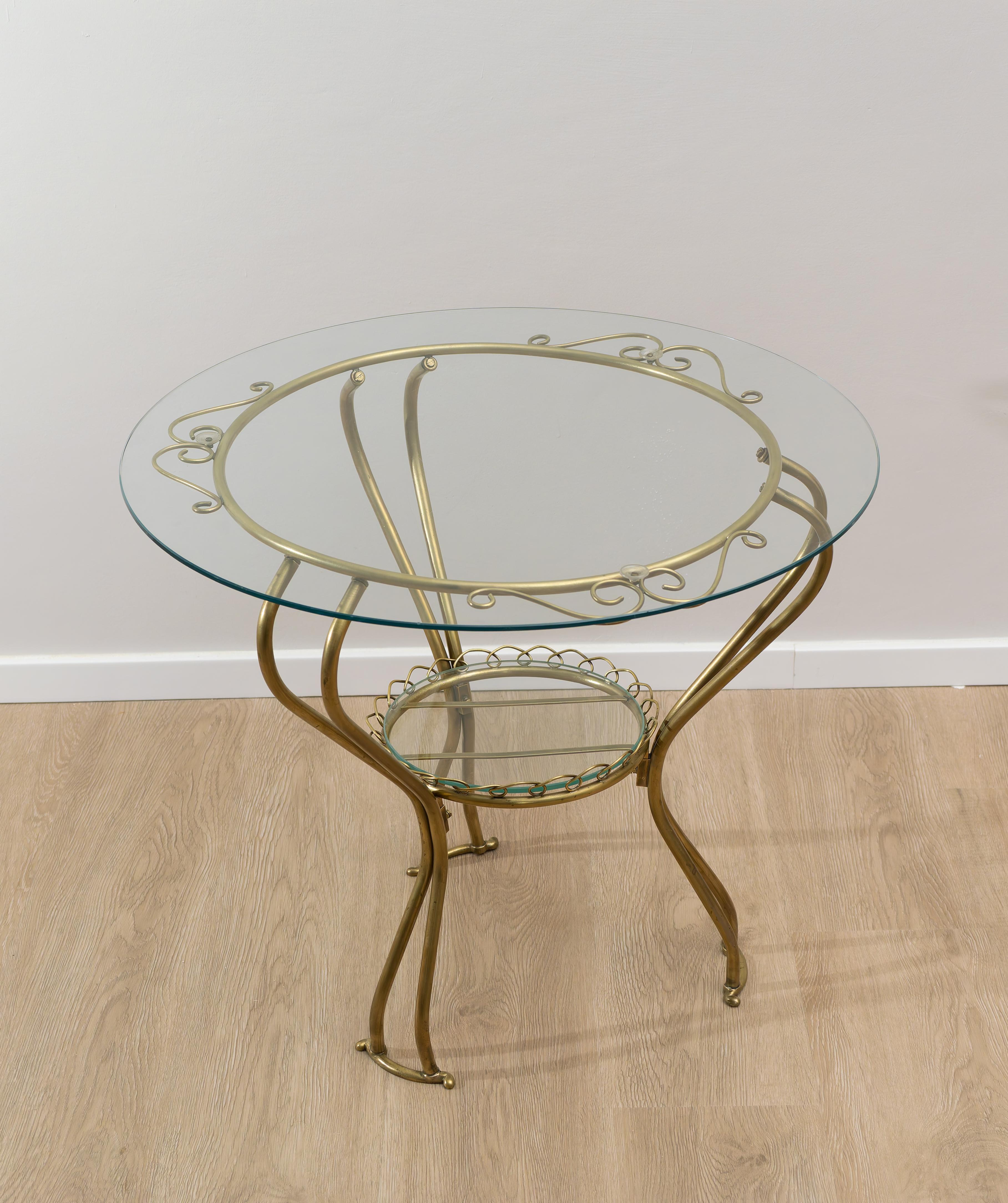 Mid-Century Modern Brass round coffee table, 1950s For Sale