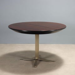 Table ronde Formanova Anni 70s par Gianni Moscatelli avec plateau extensible.