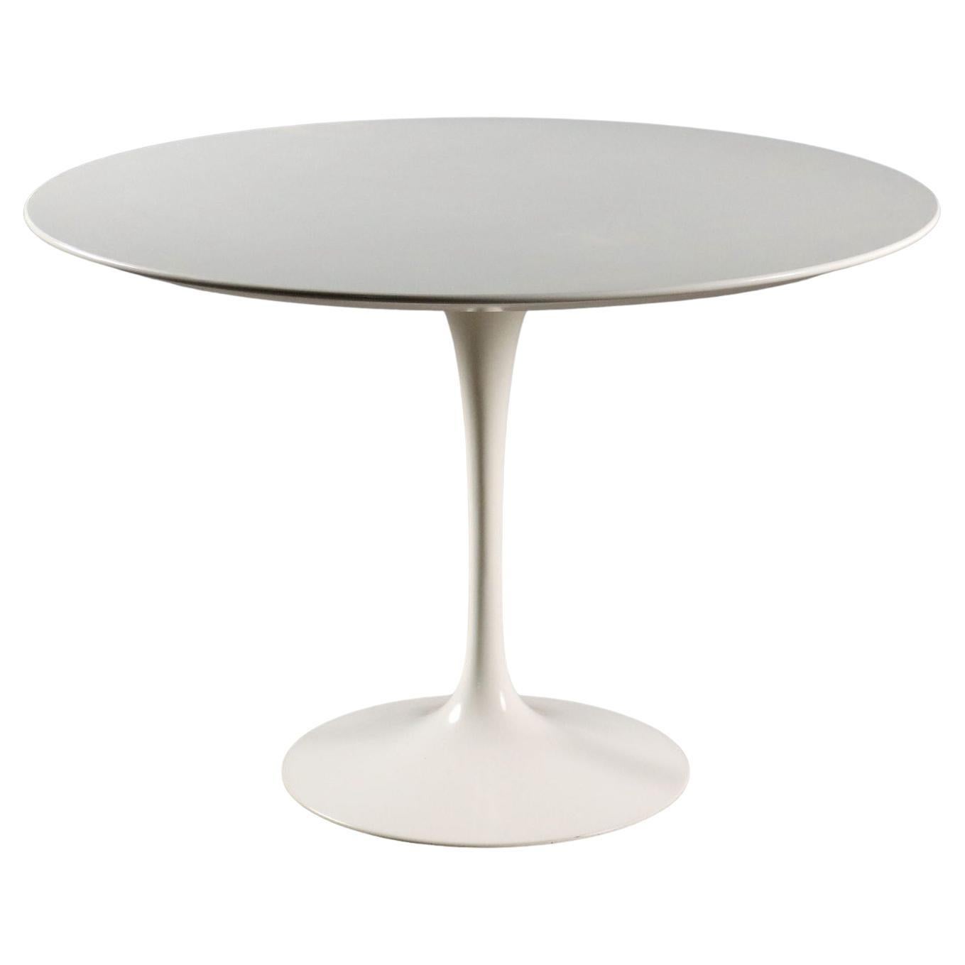 Eero Saarinen Tavoli