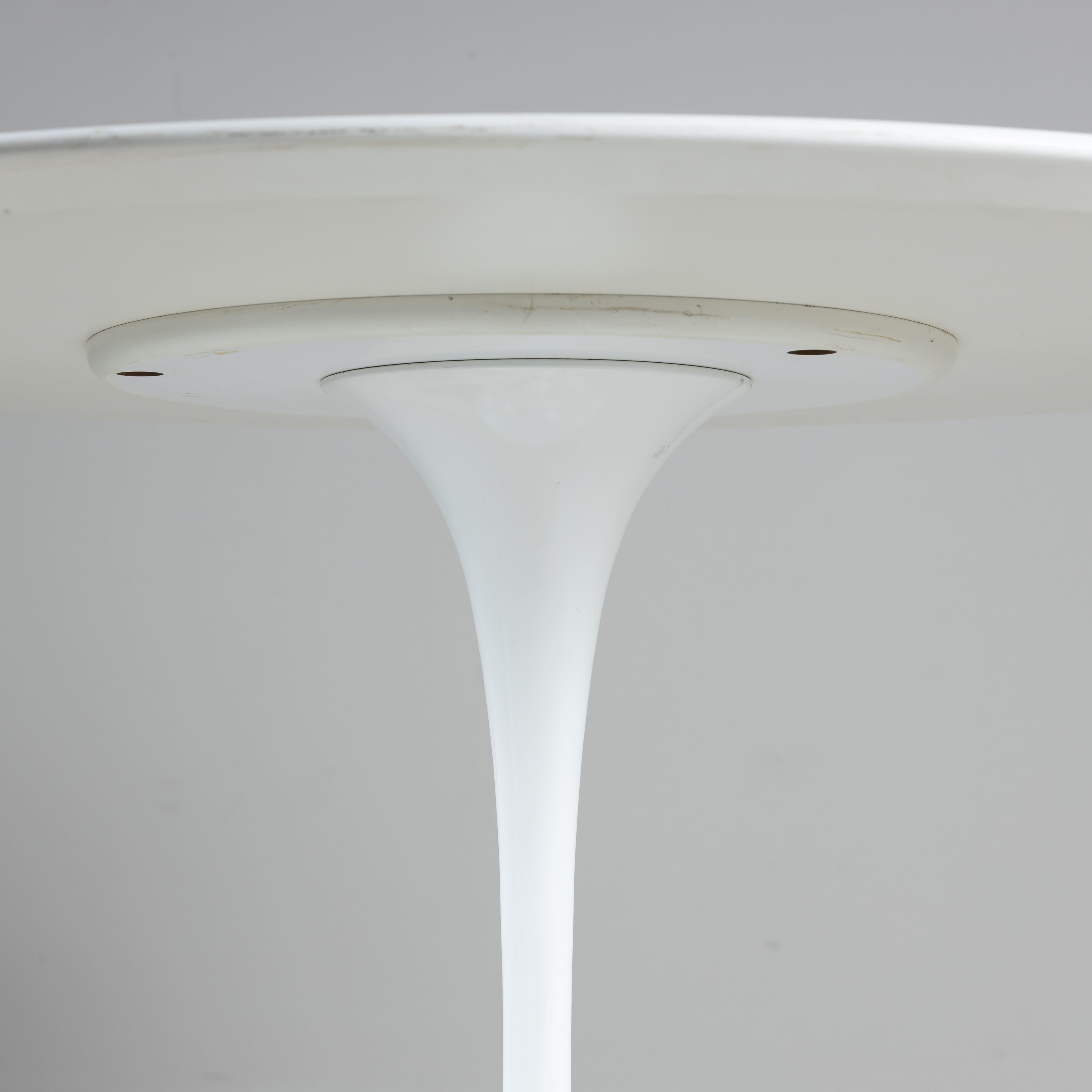 Modern Tavolo tondo Tulip, Knoll, 1969 For Sale