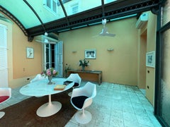 Tavolo Tulip di Eeron Saarenin produzione Knoll International Marcato