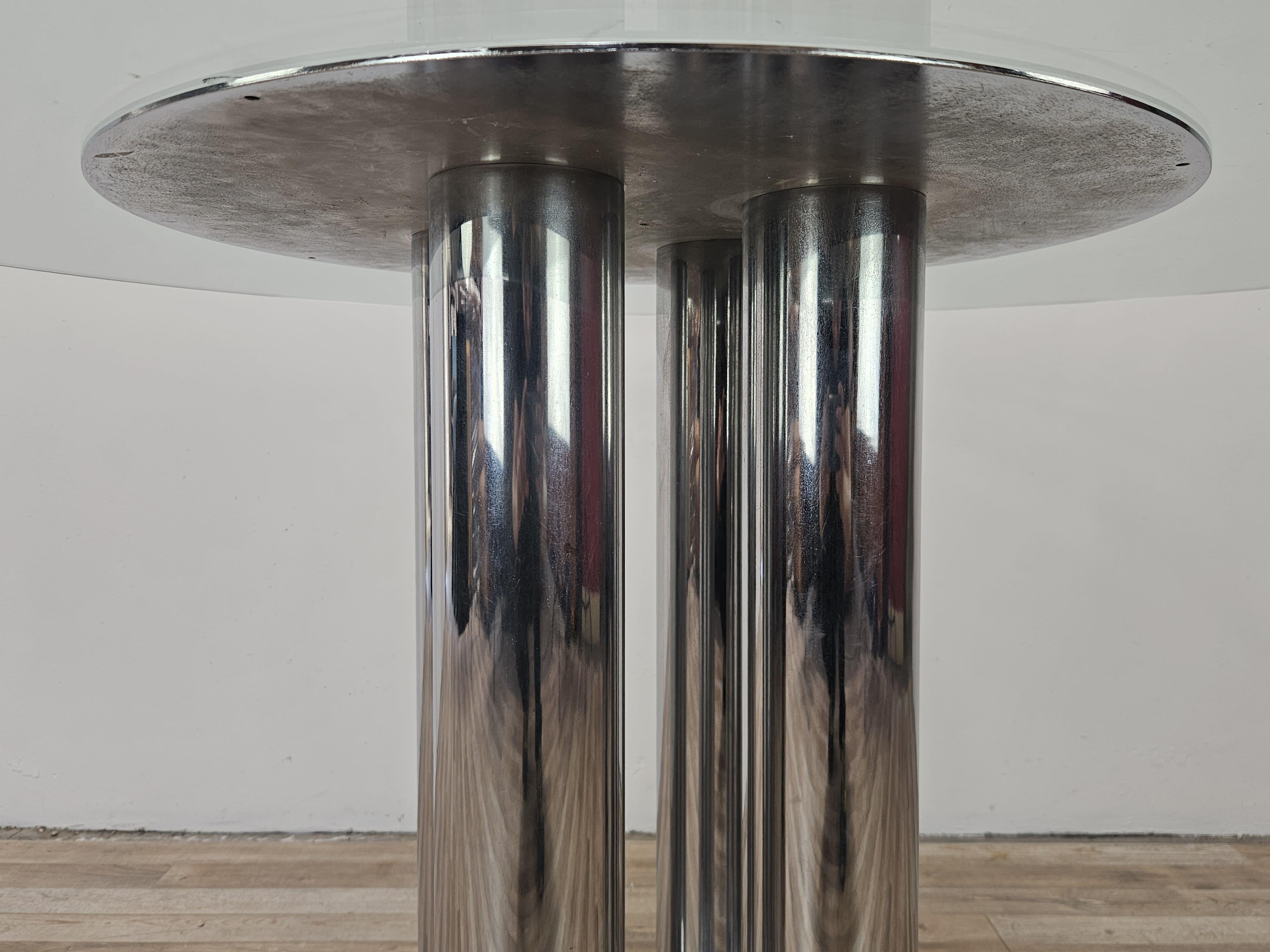 Vintage 1970s metal table with round glass top For Sale 6