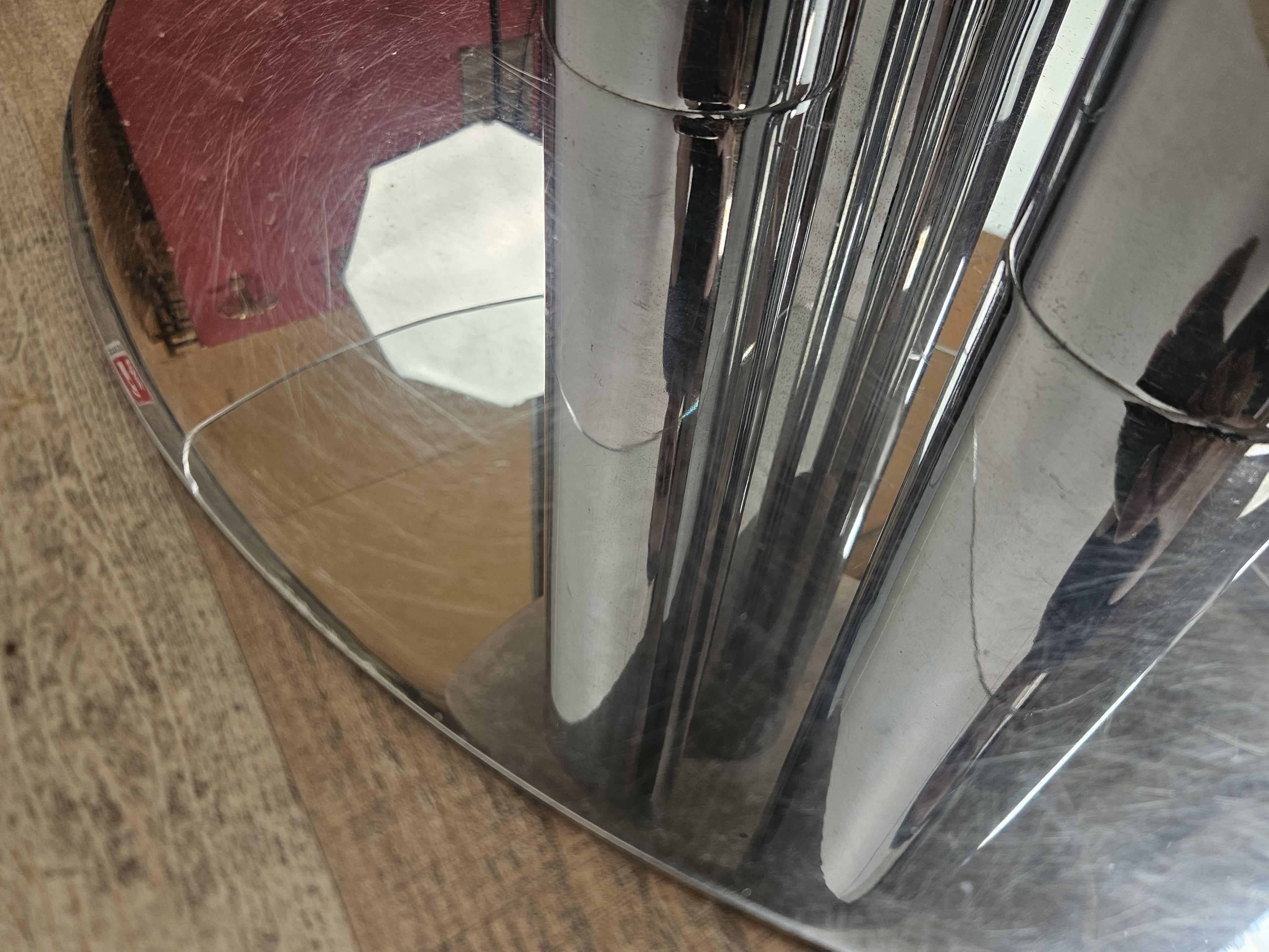 Vintage 1970s metal table with round glass top For Sale 12