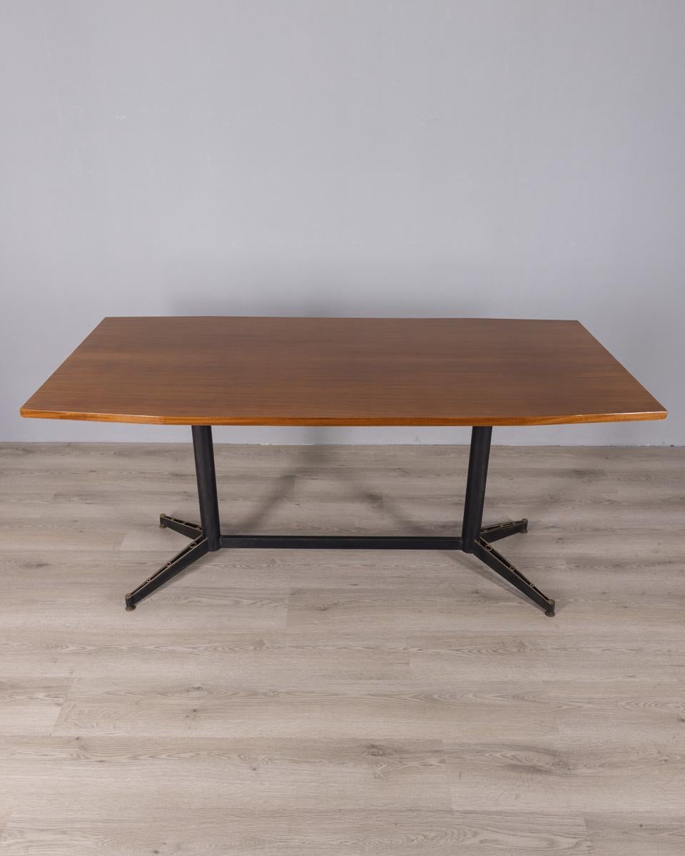 Vintage wooden table from the 1960s designed by Carlo Ratti for Lissoni In Good Condition For Sale In None, IT