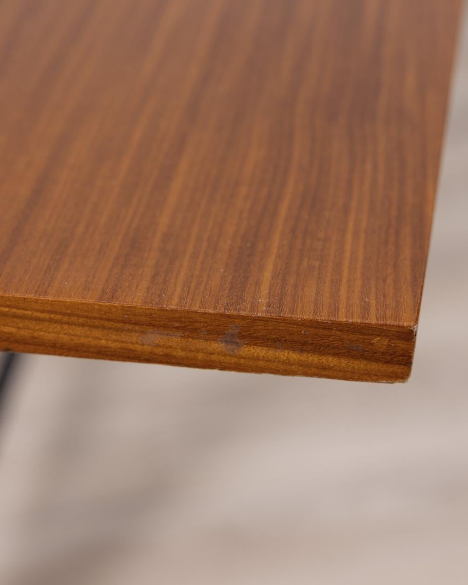 Vintage wooden table from the 1960s designed by Carlo Ratti for Lissoni For Sale 2