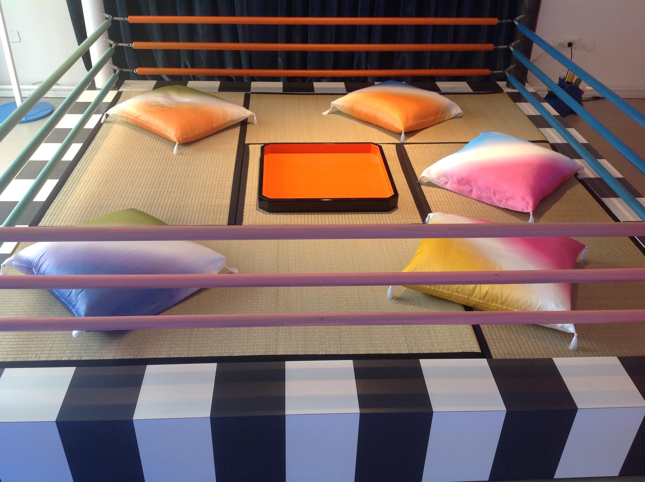 Postmoderne TAWARAYA Boxing Ring (MEMPHIS srl) en vente